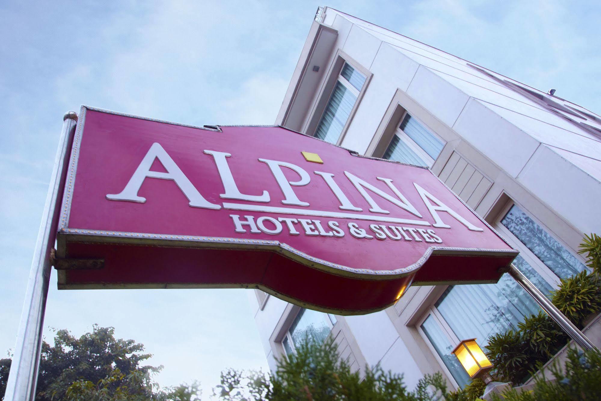 Alpina Hotels & Suites New Delhi Exterior photo